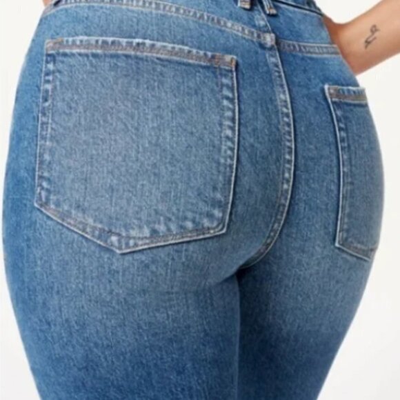 NEW W/TAGS - Good American Classic Slim Straight Jeans - Picture 7 of 7